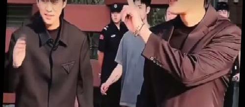 疯狂小杨哥现身王晶生日会要复出？